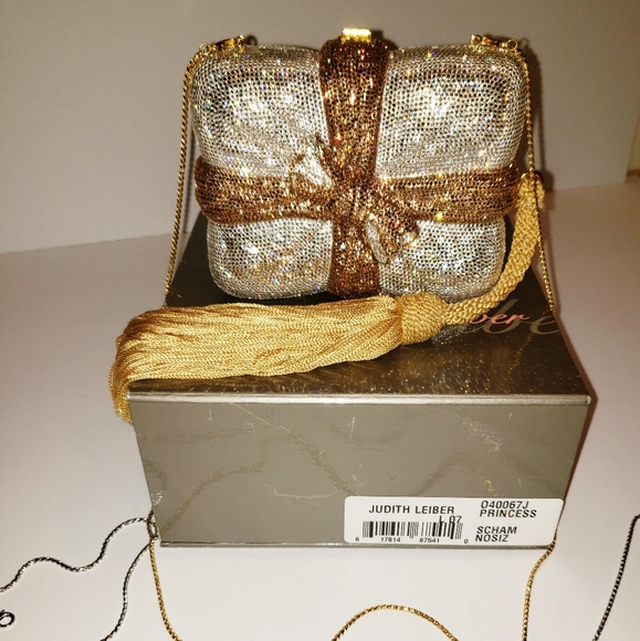 💫Judith Lieber Princess Package Minaudiere💫 - Picture 6 of 7